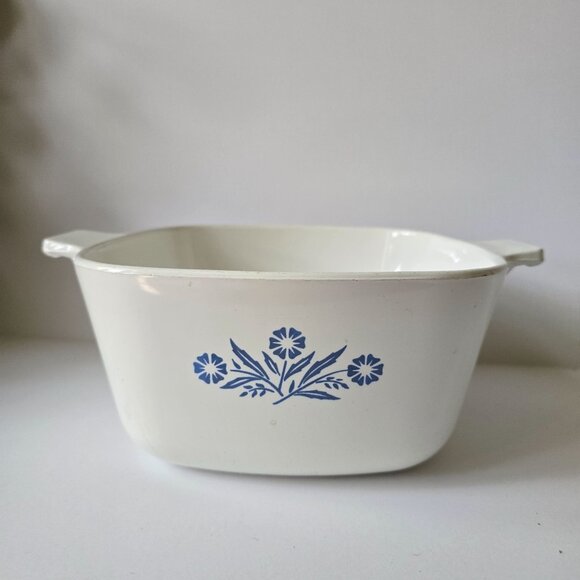 1 3/4 Qt Cornflower Blue Corning Ware Casserole Dish - Made In USA - Picture 1 of 16